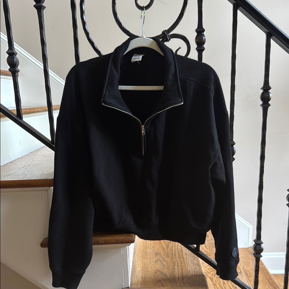 EUC VS PINK  Black Half-Zip Pullover - Large